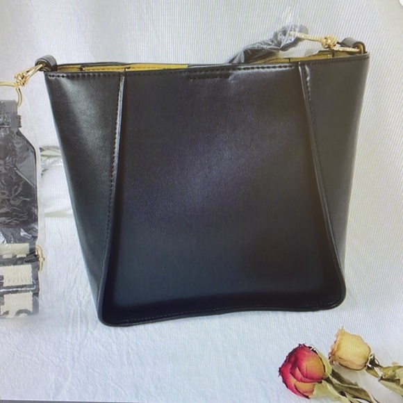 Stella McCartney Logo Crossbody Bag Black - Picture 7 of 11